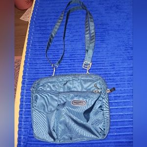 A purse baggallini